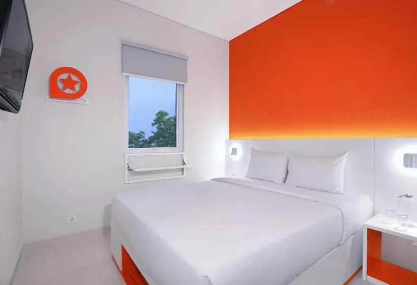 キングサイズベッドのスタンダードルーム, Starlet Hotel Bsd City