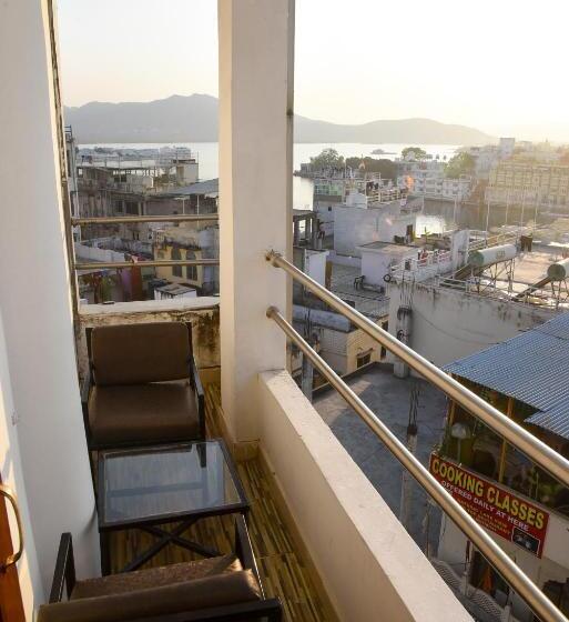 חדר סטנדרט עם מיטת קינג, Sajjan Villa