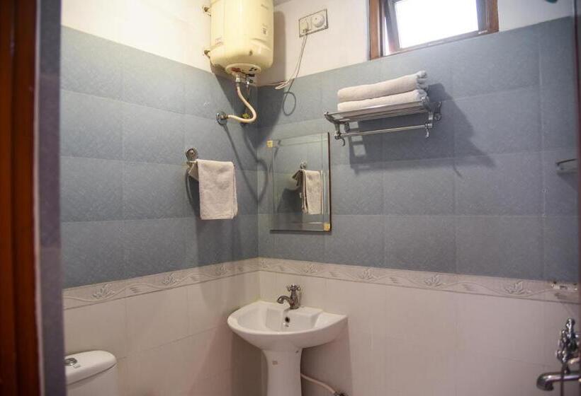 Quarto Estandar Cama King, Sajjan Villa