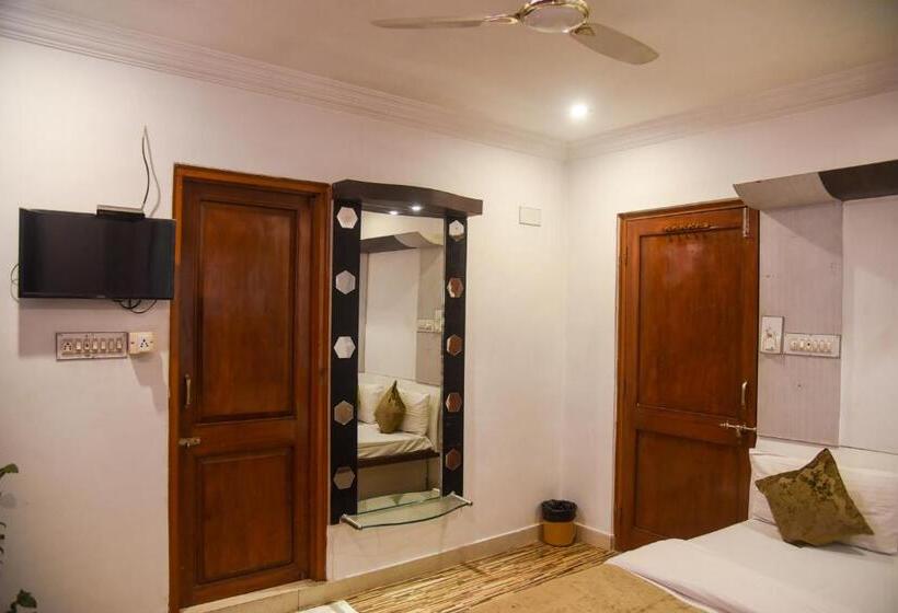 Quarto Estandar Cama King, Sajjan Villa