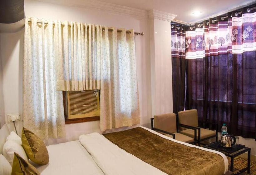 Quarto Estandar Cama King, Sajjan Villa