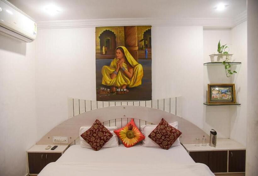 Quarto Estandar, Sajjan Villa