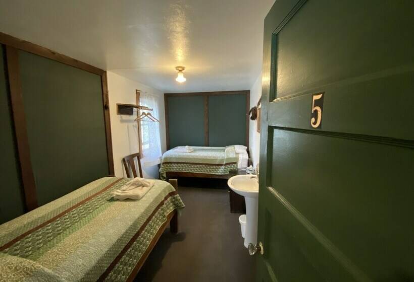 컴포트 룸, Ma Johnson S