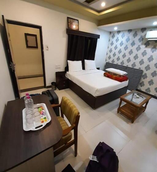 豪华房间, Opera Inn Near Central Bus Stand