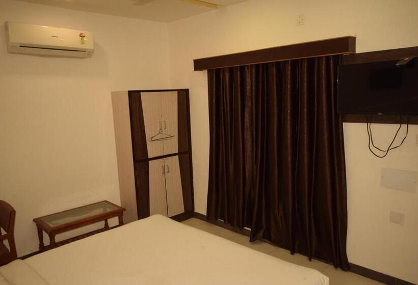 标准间, Opera Inn Near Central Bus Stand