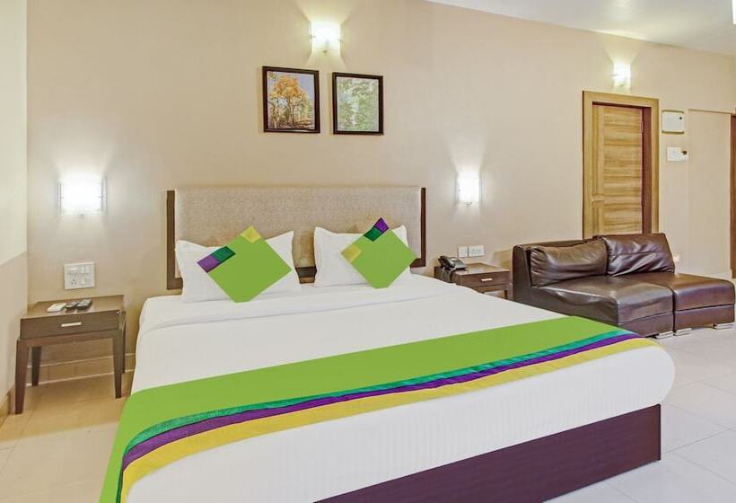 デラックスルーム, Golden Landmark Green Valley Beach Resort