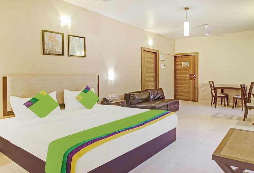 デラックスルーム, Golden Landmark Green Valley Beach Resort