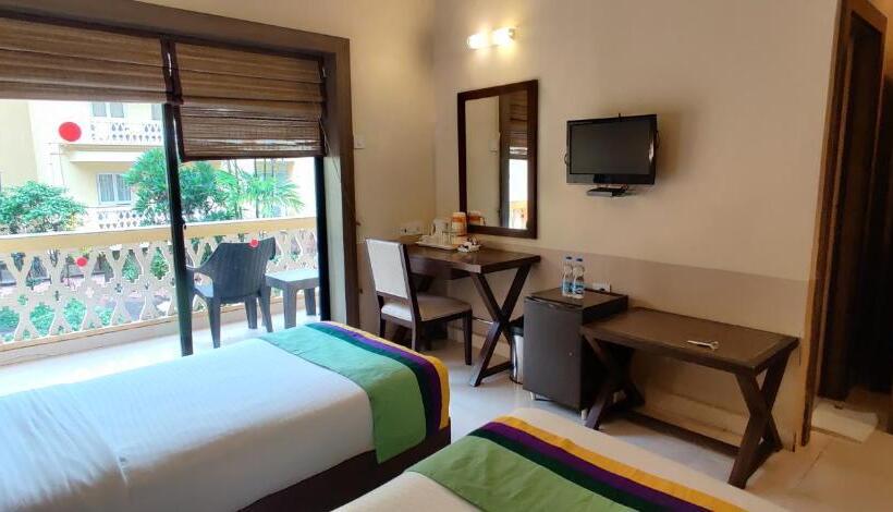 デラックスルーム, Golden Landmark Green Valley Beach Resort