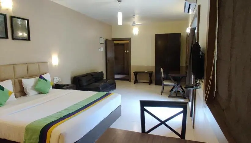 スーペリアールーム, Golden Landmark Green Valley Beach Resort