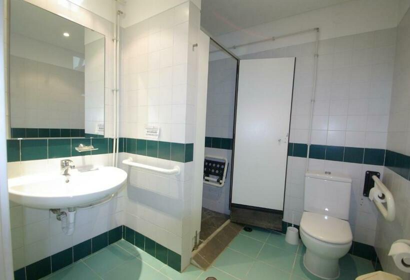 Camera Standard Accessibile ai Disabili, Hi Parque Das Nações – Pousada De Juventude