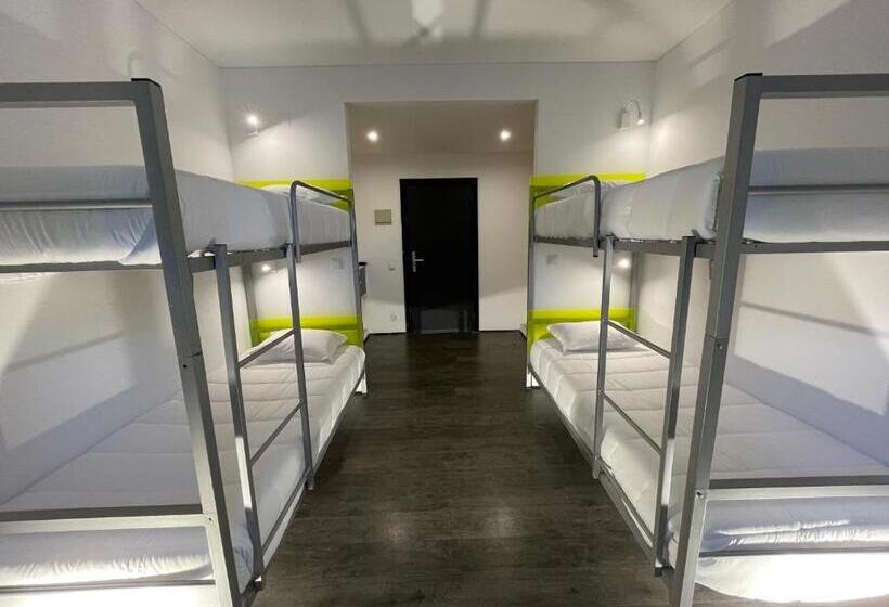 Cama em Quarto Compartilhado, Hi Parque Das Nações – Pousada De Juventude