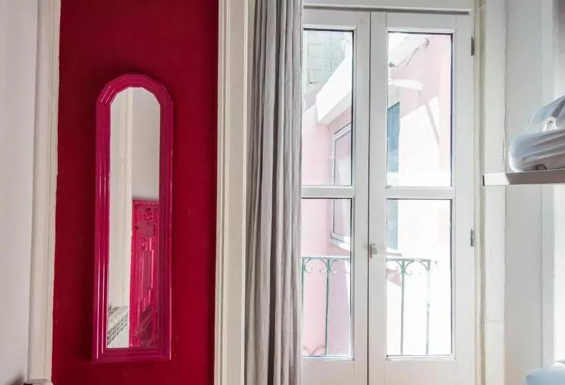 اتاق استاندارد چهارنفره با سرویس بهداشتی مشترک, Safestay Lisbon Bairro Alto