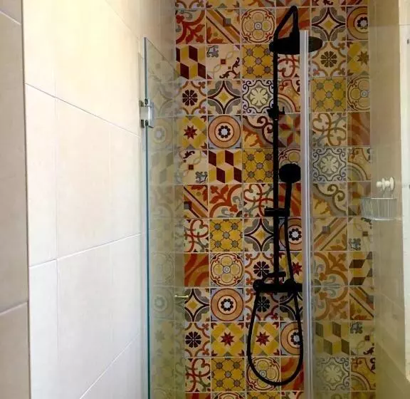 اتاق استاندارد چهارنفره با سرویس بهداشتی مشترک, Safestay Lisbon Bairro Alto