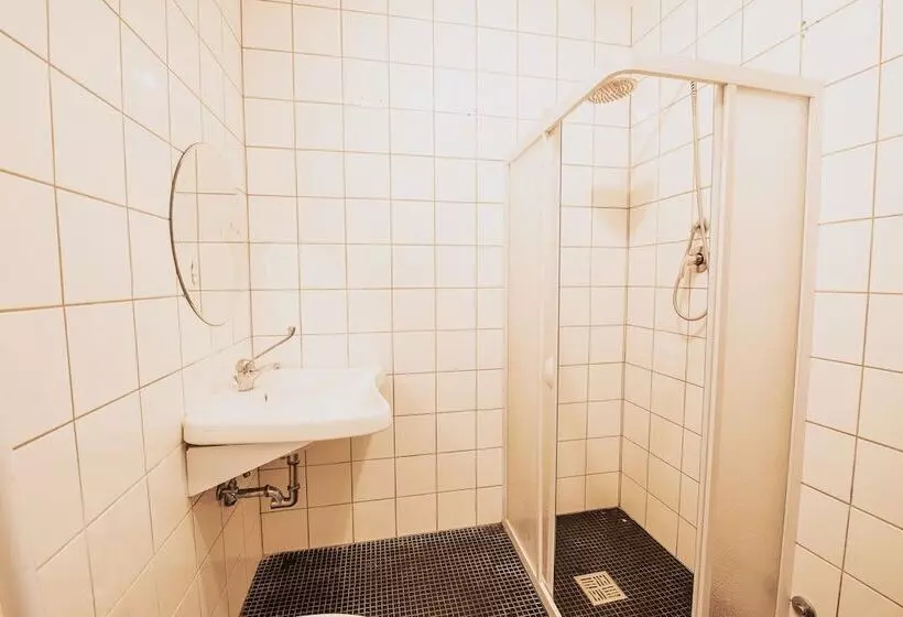 اتاق استاندارد چهار تخته, Safestay Pisa Centrale