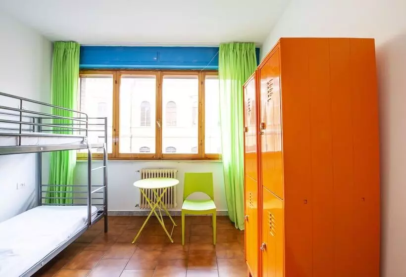 اتاق استاندارد چهار تخته, Safestay Pisa Centrale