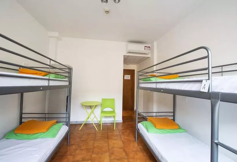 اتاق استاندارد چهار تخته, Safestay Pisa Centrale