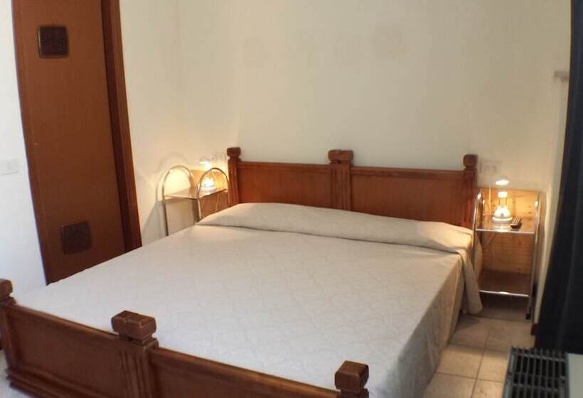 اتاق استاندارد, Youth Firenze 2000