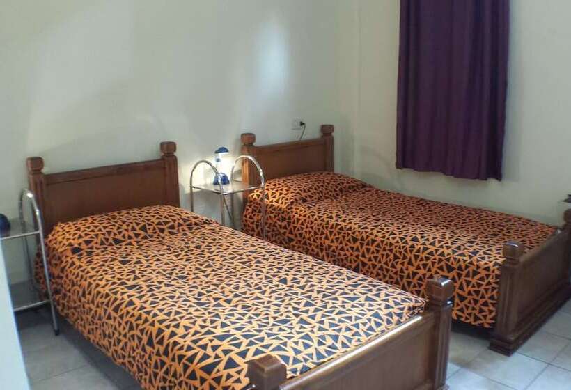 اتاق استاندارد, Youth Firenze 2000