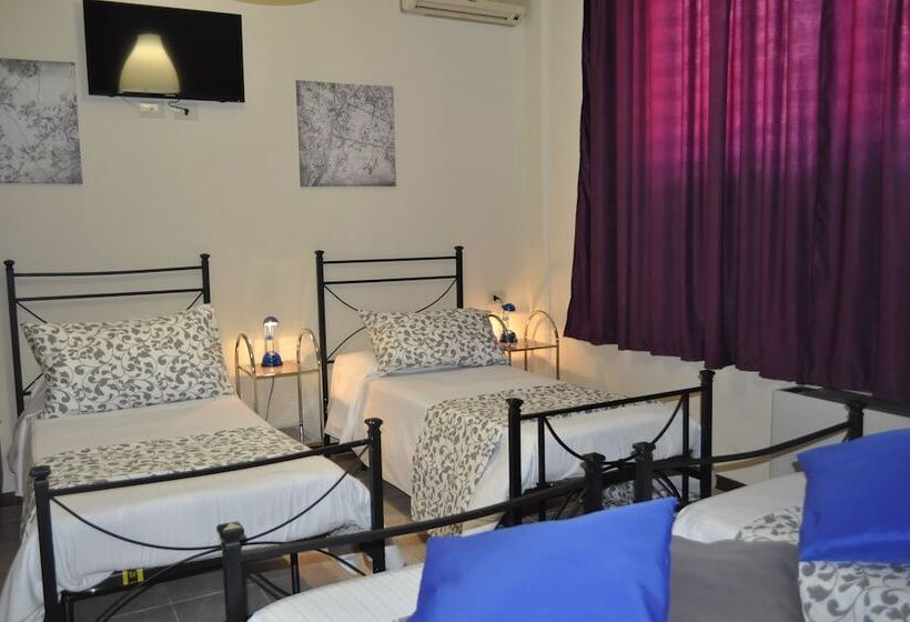 اتاق استاندارد چهار تخته, Youth Firenze 2000