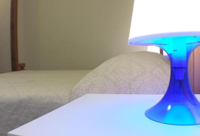 اتاق استاندارد, Youth Firenze 2000