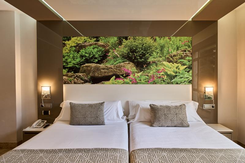 اتاق استاندارد چهار تخته, Youth Firenze 2000