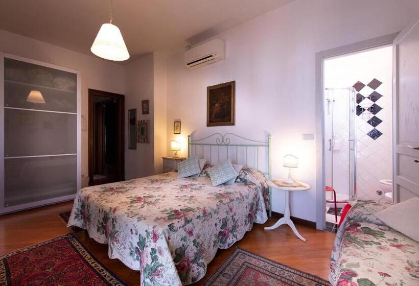 اتاق استاندارد سه نفره, B&b Dei Cavalieri