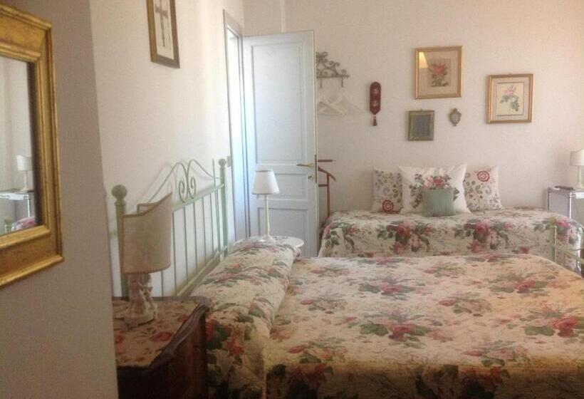 اتاق استاندارد سه نفره, B&b Dei Cavalieri