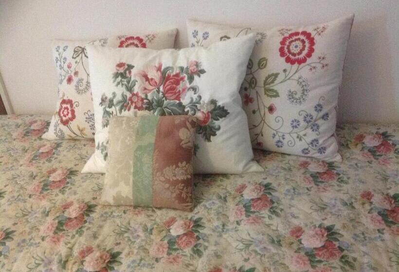 اتاق استاندارد سه نفره, B&b Dei Cavalieri