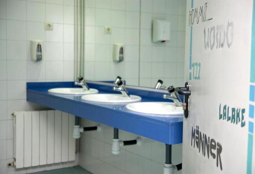 Кровать в Общей Комнате, Be Dream Hostel