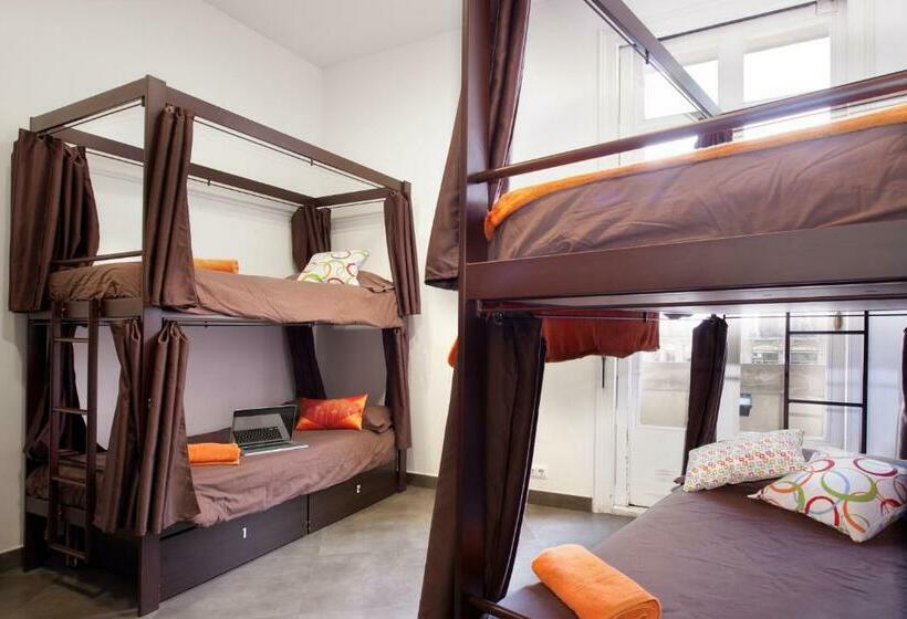 Кровать в Общей Комнате, Hip Karma Hostel