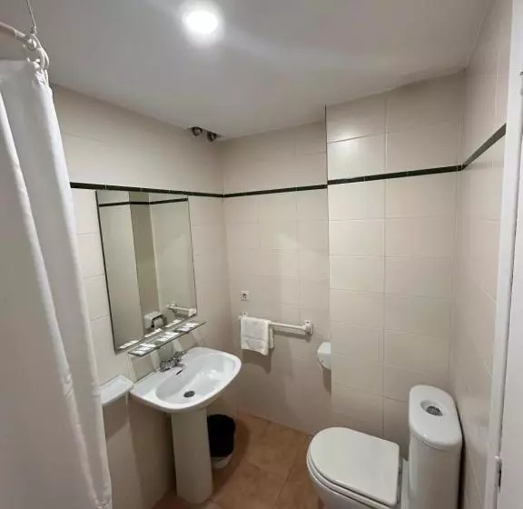 اتاق استاندارد سه نفره, Hostal San Felipe