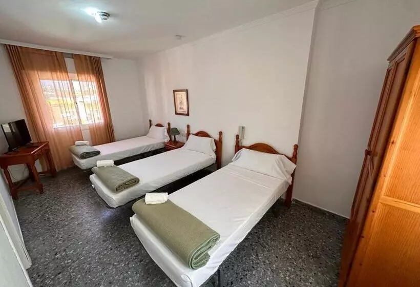اتاق استاندارد سه نفره, Hostal San Felipe