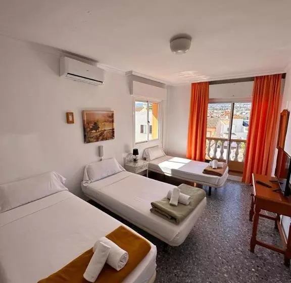 اتاق استاندارد سه نفره, Hostal San Felipe