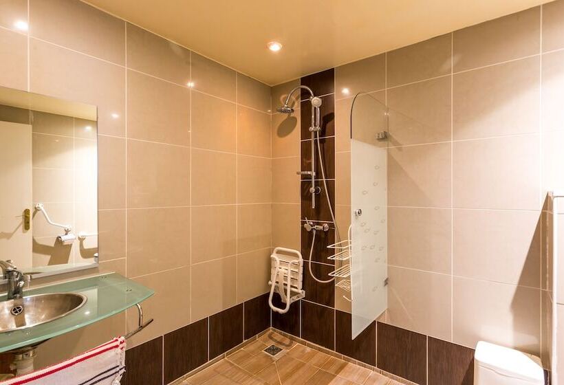 اتاق استاندارد سه نفره, Hôtel De L Europe