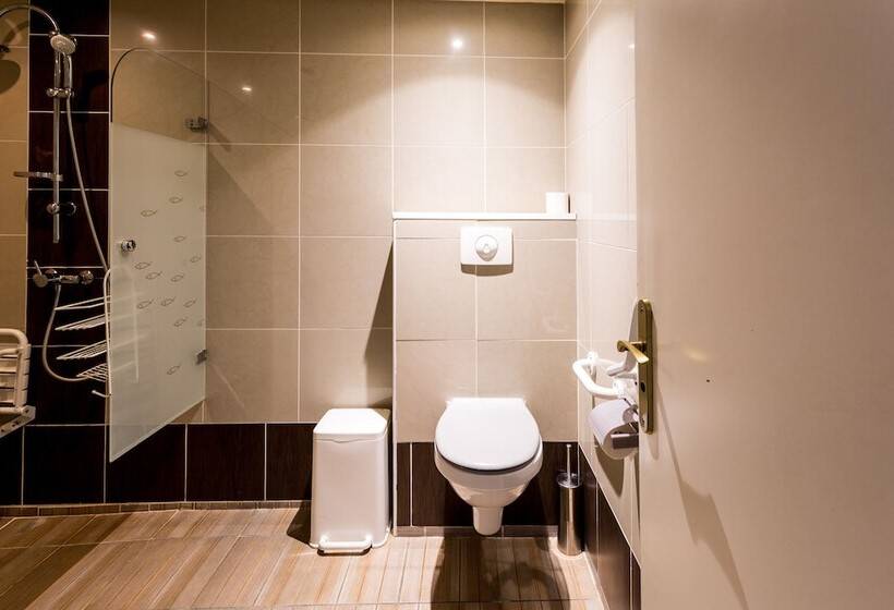 اتاق استاندارد سه نفره, Hôtel De L Europe