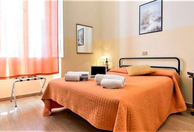 اتاق استاندارد با سرویس بهداشتی مشترک, Hermes