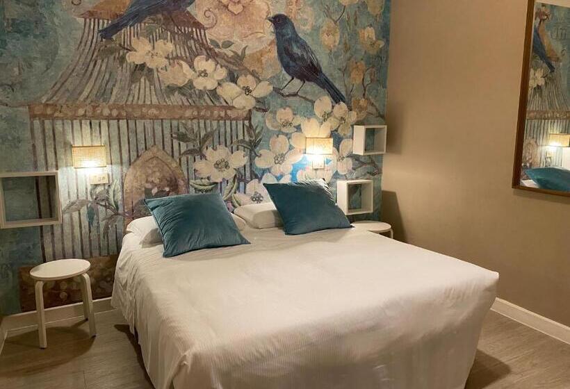 اتاق استاندارد, Nella