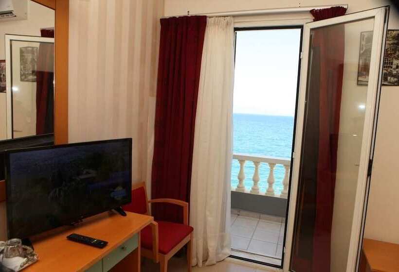 Номер Стандарт Трехместный, Mantas Seaside Boutique