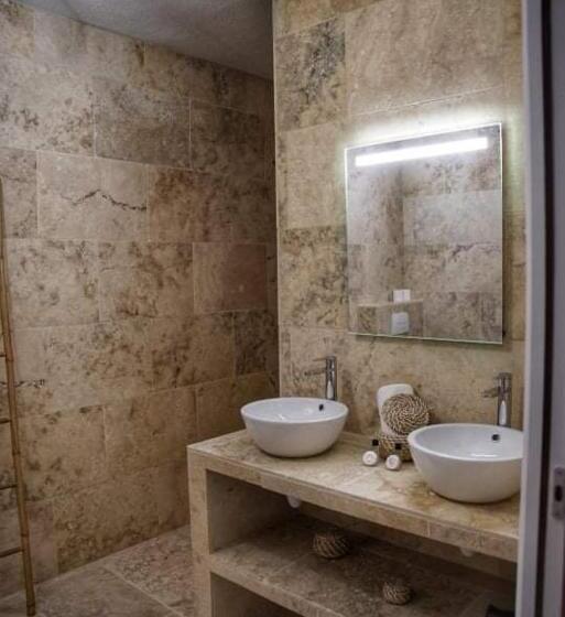 스탠다드 룸, A Pianarella