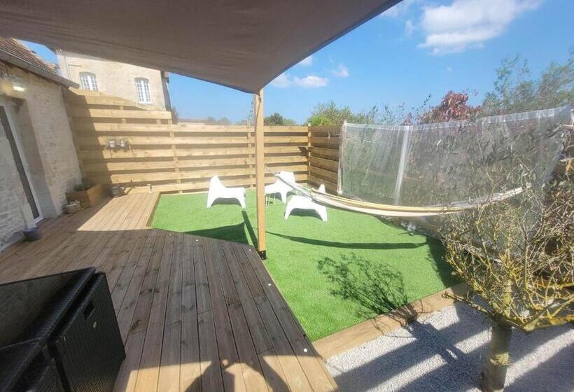 Дом 2 Спальни, Domaine Les Bois Flottes Dans Maison De Charme Au Bord De Mer Et Proche De Cabourg