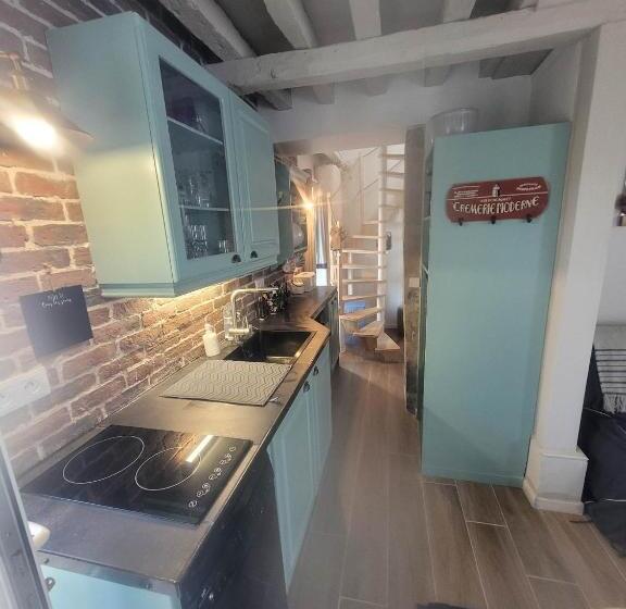 Дом 2 Спальни, Domaine Les Bois Flottes Dans Maison De Charme Au Bord De Mer Et Proche De Cabourg