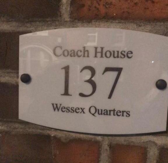 Апартаменты 1 Спальня, The Coach House