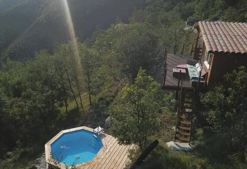 マウンテンビュースタンダードルーム, Chalet Chevreuil Avec Accès Jacuzzi