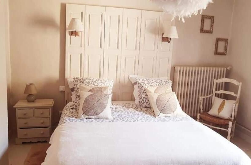 غرفة قياسية مطلّة علي الحديقة, Le 4 Feuilles En Camargue