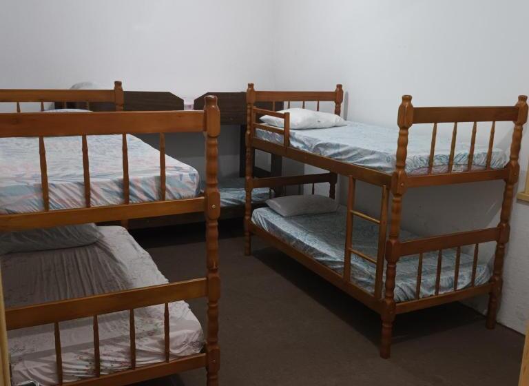 Quarto Quadruplo Estandar Banheiro Compartilhado, Pousada Marduk Todos Os Quartos Possuem Banheiro Privativo Tv A Cabo E Frigobar Opção De Café Da Man