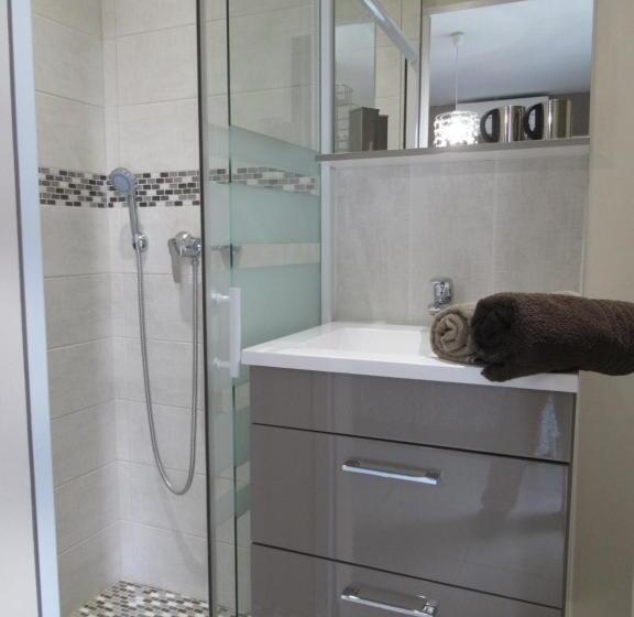 Номер Стандарт, Les Capriers