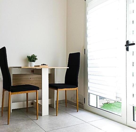 דירת חדר עם טרסה, Kolossoi Guest House