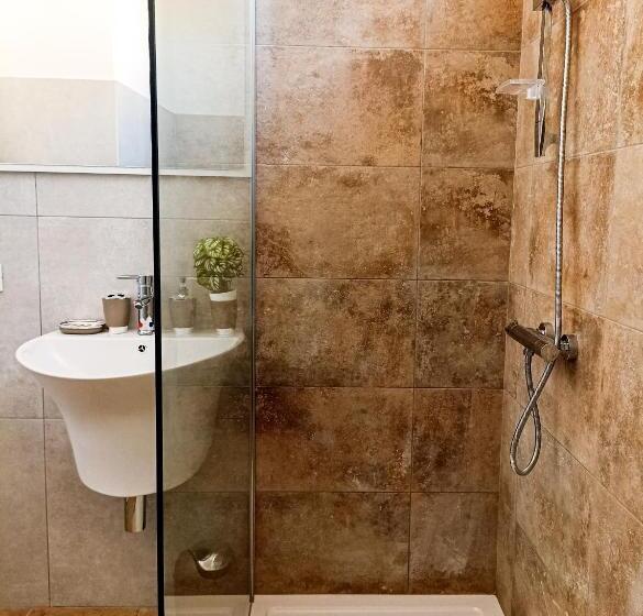 Номер Deluxe с Балконом, Kolossoi Guest House