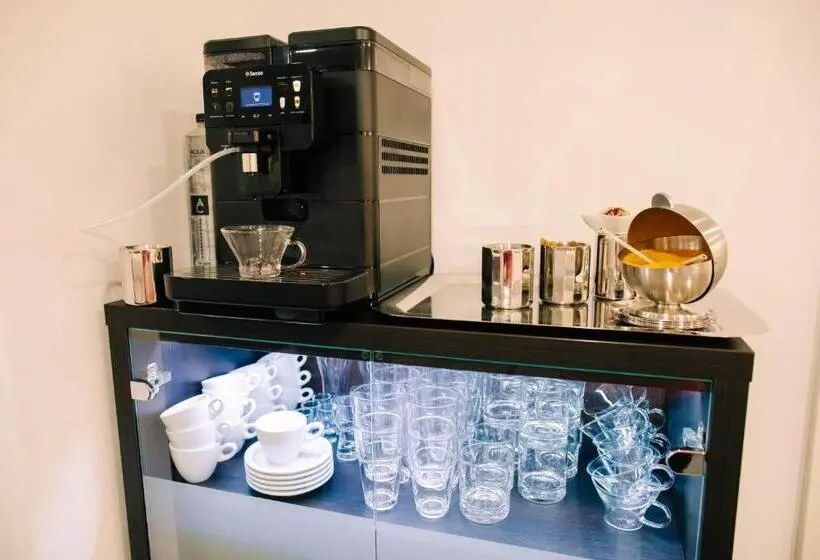 スタンダードルーム, The Butterfly