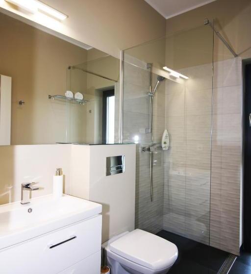 스탠다드 룸, The Butterfly